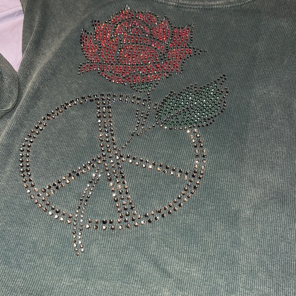 One World Olive Green Vintage Wash Ribbed Rose Peace Design Top - Picture 9 of 13